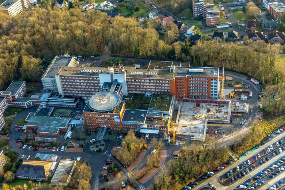 Hamm von oben - Baustelle zur Sanierung und Erweiterung des Klinikgelände des Krankenhauses St. Barbara-Klinik Hamm-Heessen GmbH im Ortsteil Heessen in Hamm im Bundesland Nordrhein-Westfalen, Deutschland