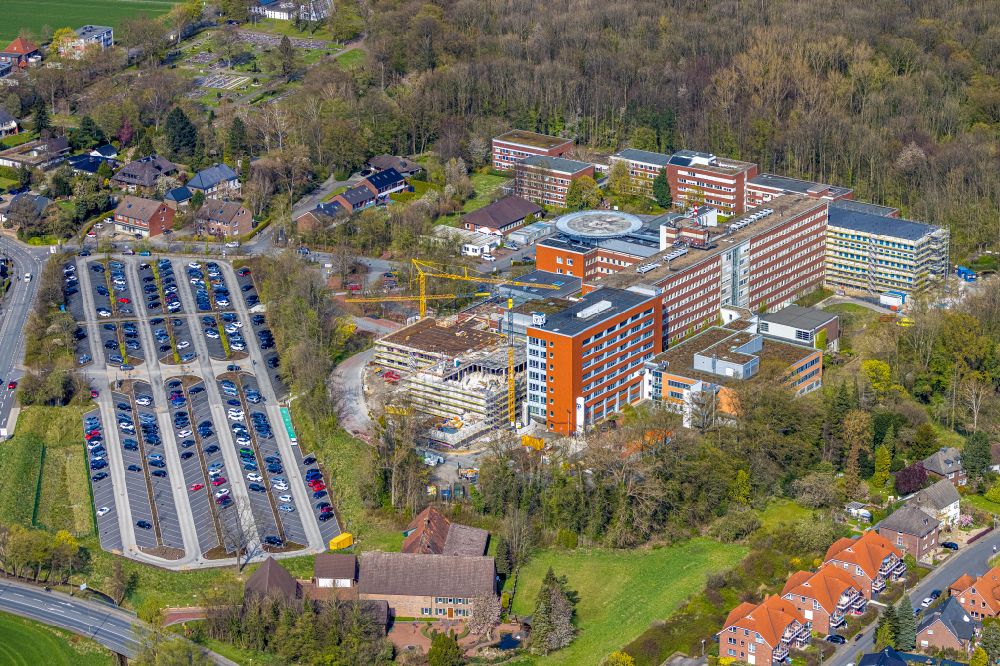 Luftbild Hamm - Baustelle zur Sanierung und Erweiterung des Klinikgelände des Krankenhauses St. Barbara-Klinik Hamm-Heessen GmbH im Ortsteil Heessen in Hamm im Bundesland Nordrhein-Westfalen, Deutschland