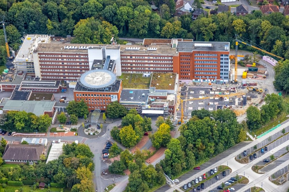 Luftaufnahme Hamm - Baustelle zur Sanierung und Erweiterung des Klinikgelände des Krankenhauses St. Barbara-Klinik Hamm-Heessen GmbH im Ortsteil Heessen in Hamm im Bundesland Nordrhein-Westfalen, Deutschland