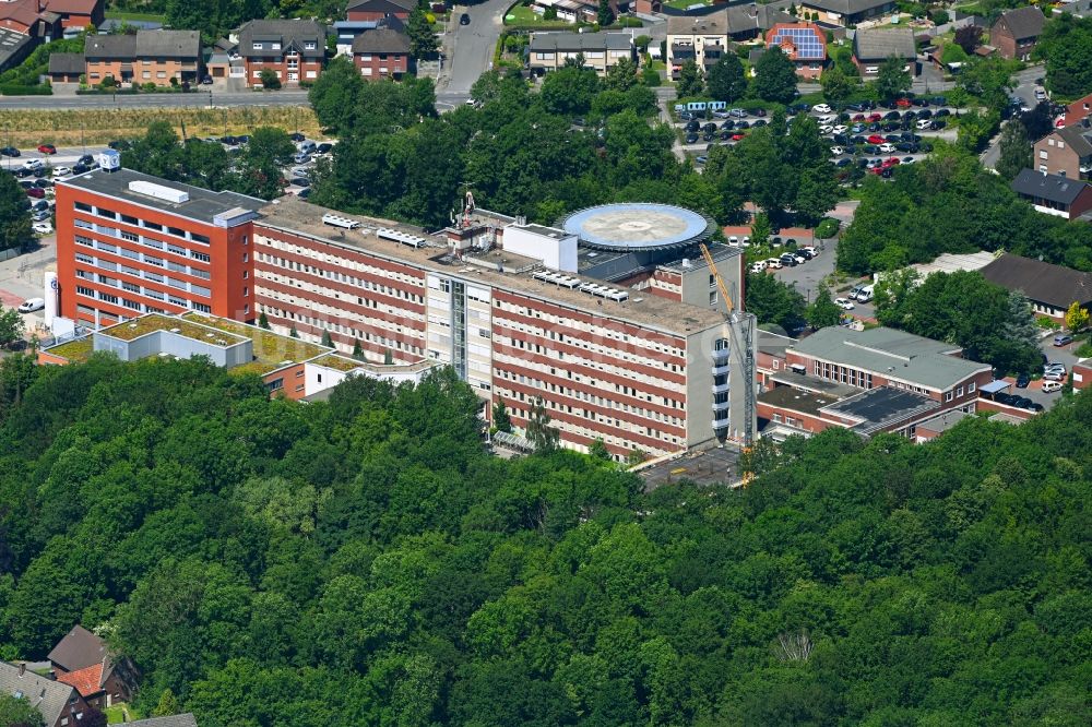 Luftbild Hamm - Baustelle zur Sanierung eines Gebäudes auf dem Klinikgelände des Krankenhauses St. Barbara-Klinik Hamm-Heessen GmbH Abteilung für Urologie im Ortsteil Heessen in Hamm im Bundesland Nordrhein-Westfalen, Deutschland