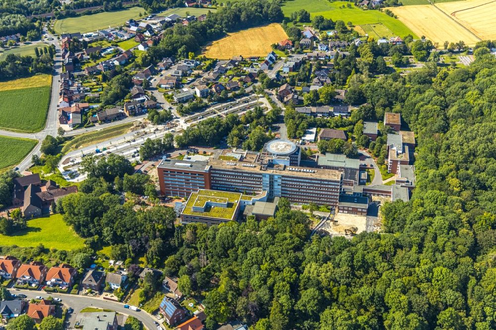 Luftbild Hamm - Baustelle zur Sanierung eines Gebäudes auf dem Klinikgelände des Krankenhauses St. Barbara-Klinik Hamm-Heessen GmbH Abteilung für Urologie im Ortsteil Heessen in Hamm im Bundesland Nordrhein-Westfalen, Deutschland