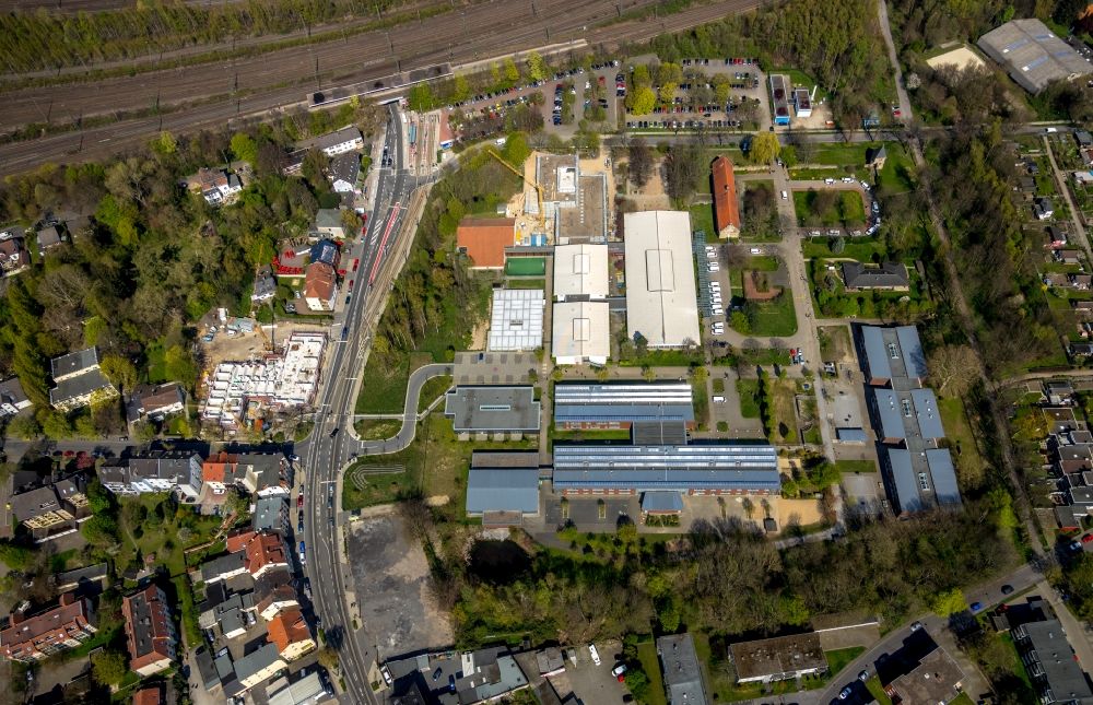 Luftaufnahme Bochum - Baustelle zur Sanierung des Schulgebäudes der Schule am Haus Langendreer in Bochum im Bundesland Nordrhein-Westfalen, Deutschland