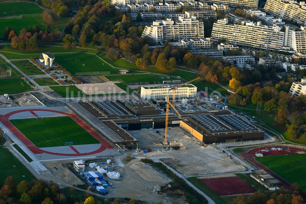 Luftaufnahme München - Baustelle zur Sanierung des Sporthallenkomplex Zentraler Hochschulsport (ZHS) in München im Bundesland Bayern, Deutschland