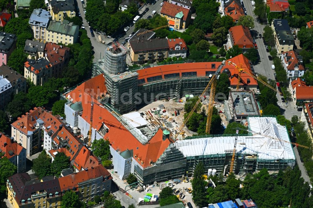 Luftbild München - Baustelle zur Sanierung des Staatl. Maximiliansgymnasium München an der Karl-Theodor-Straße in München im Bundesland Bayern, Deutschland