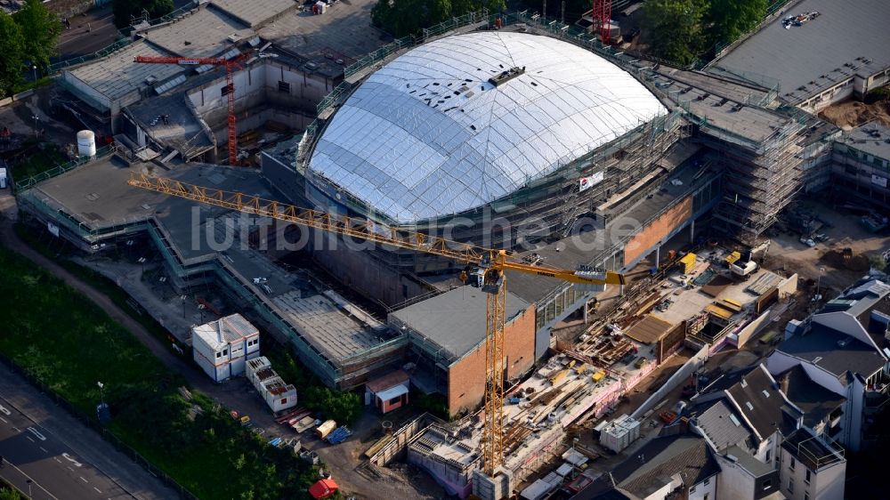Luftbild Bonn - Baustelle zur Sanierung der Veranstaltungshalle Beethovenhalle Bonn in Bonn im Bundesland Nordrhein-Westfalen, Deutschland