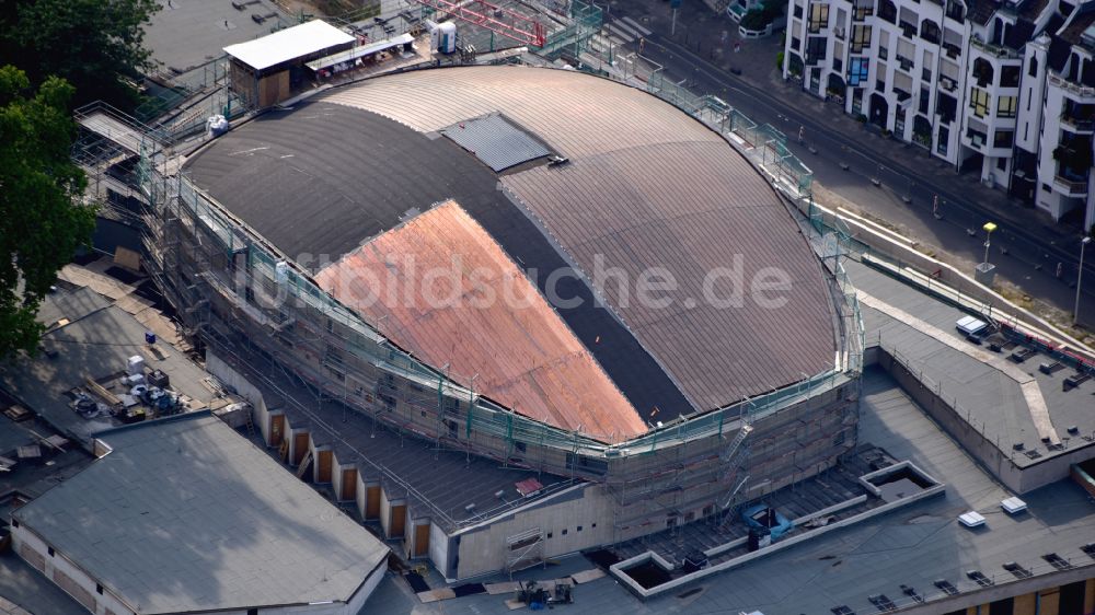 Bonn aus der Vogelperspektive: Baustelle zur Sanierung der Veranstaltungshalle Beethovenhalle Bonn in Bonn im Bundesland Nordrhein-Westfalen, Deutschland
