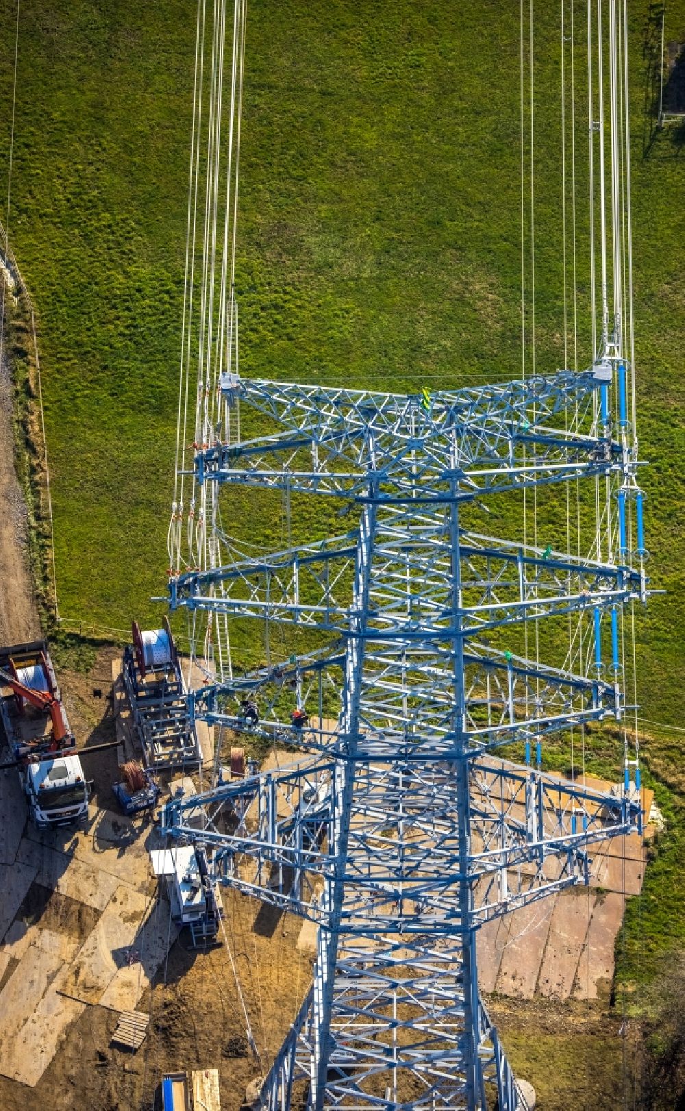 Luftbild Herdecke - Baustelle zur Strommast- Montage im Ortsteil Ende in Herdecke im Bundesland Nordrhein-Westfalen, Deutschland
