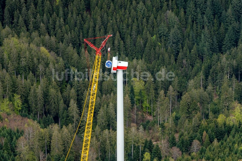 Fischerbach von oben - Baustelle zur Windrad- Montage in Fischerbach im Bundesland Baden-Württemberg, Deutschland