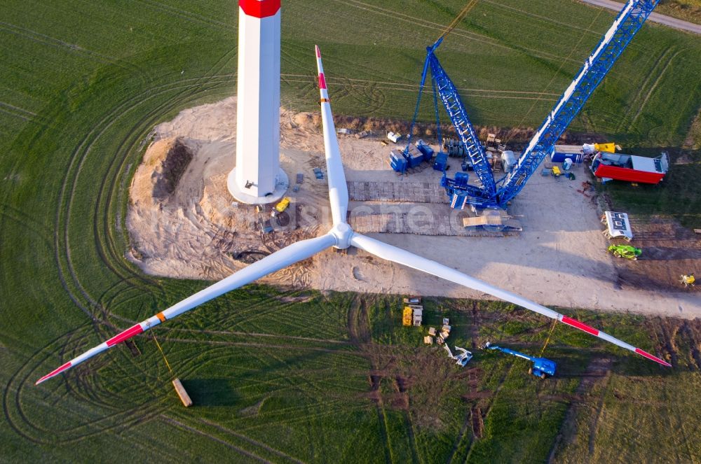Luftaufnahme Hoort - Baustelle zur Windrad- Montage in Hoort im Bundesland Mecklenburg-Vorpommern, Deutschland