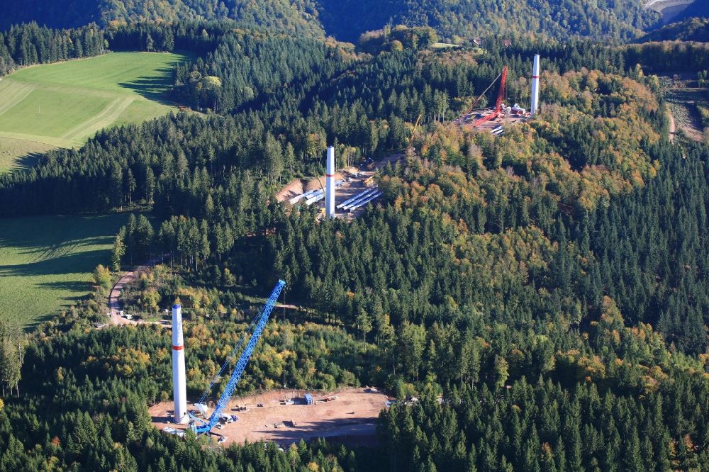 Luftaufnahme Hasel - Baustelle zur Windrad- Montage im Windpark Hasel im Bundesland Baden-Württemberg, Deutschland