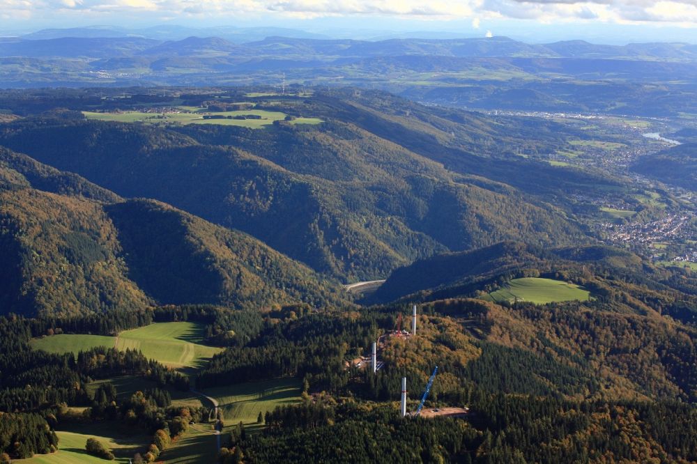 Luftaufnahme Hasel - Baustelle zur Windrad- Montage im Windpark Hasel im Bundesland Baden-Württemberg, Deutschland