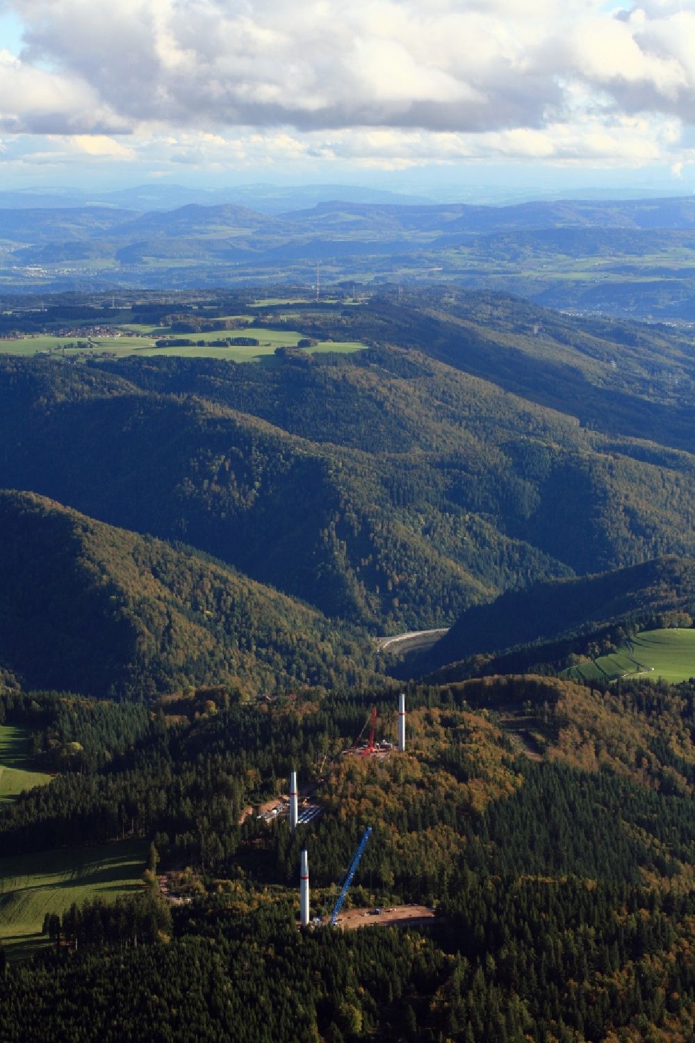 Hasel von oben - Baustelle zur Windrad- Montage im Windpark Hasel im Bundesland Baden-Württemberg, Deutschland