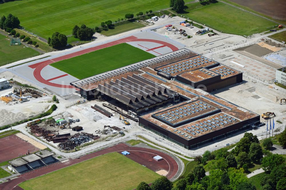 Luftaufnahme München - Baustelle zurv Sanierung des Sporthallenkomplex Zentraler Hochschulsport (ZHS) in München im Bundesland Bayern, Deutschland