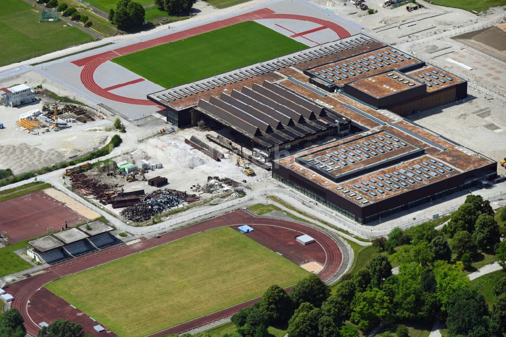 München von oben - Baustelle zurv Sanierung des Sporthallenkomplex Zentraler Hochschulsport (ZHS) in München im Bundesland Bayern, Deutschland