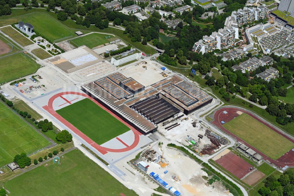 München von oben - Baustelle zurv Sanierung des Sporthallenkomplex Zentraler Hochschulsport (ZHS) in München im Bundesland Bayern, Deutschland