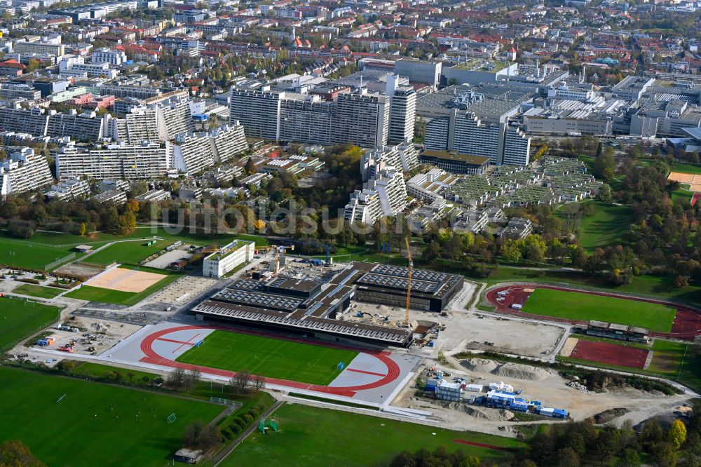 München aus der Vogelperspektive: Baustelle zurv Sanierung des Sporthallenkomplex Zentraler Hochschulsport (ZHS) in München im Bundesland Bayern, Deutschland
