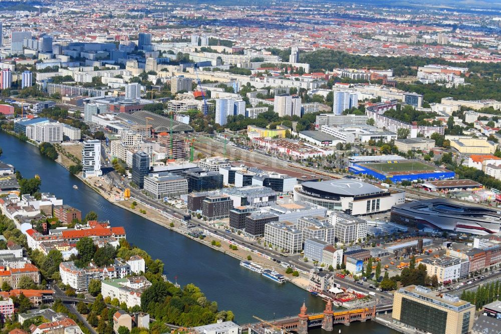 Luftaufnahme Berlin - Baustellen auf dem Entwicklungsgebiet Anschutz- Areal im Ortsteil Bezirk Friedrichshain in Berlin, Deutschland