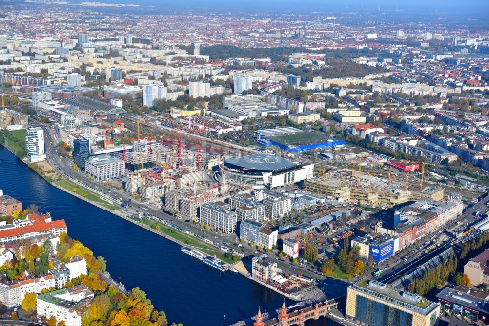 Luftbild Berlin - Baustellen auf dem Entwicklungsgebiet Anschutz- Areal im Ortsteil Bezirk Friedrichshain-Kreuzberg in Berlin, Deutschland
