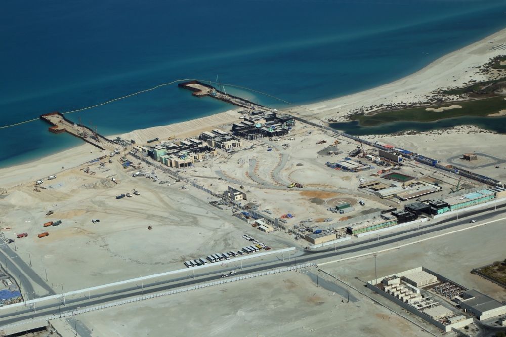 Luftbild Abu Dhabi - Baustellen zu Neubau- Wohngebieten und Hotels auf der Insel Saadiyat in Abu Dhabi in Vereinigte Arabische Emirate