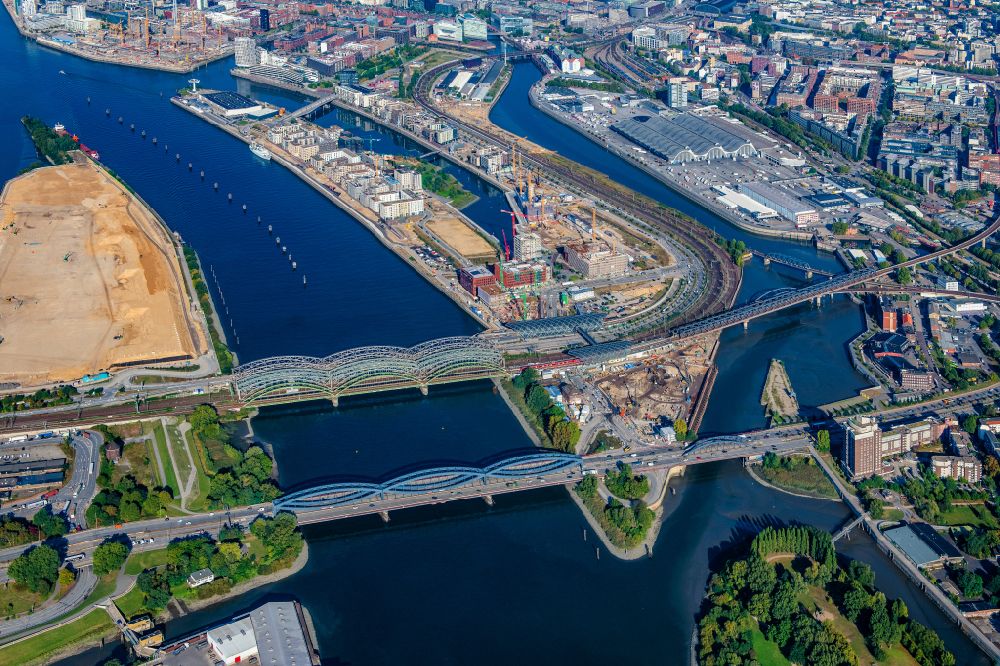 Luftaufnahme Hamburg - Baustellen für Wohn- und Geschäftshäuser Baakenhafen an der Baakenallee in Hamburg, Deutschland