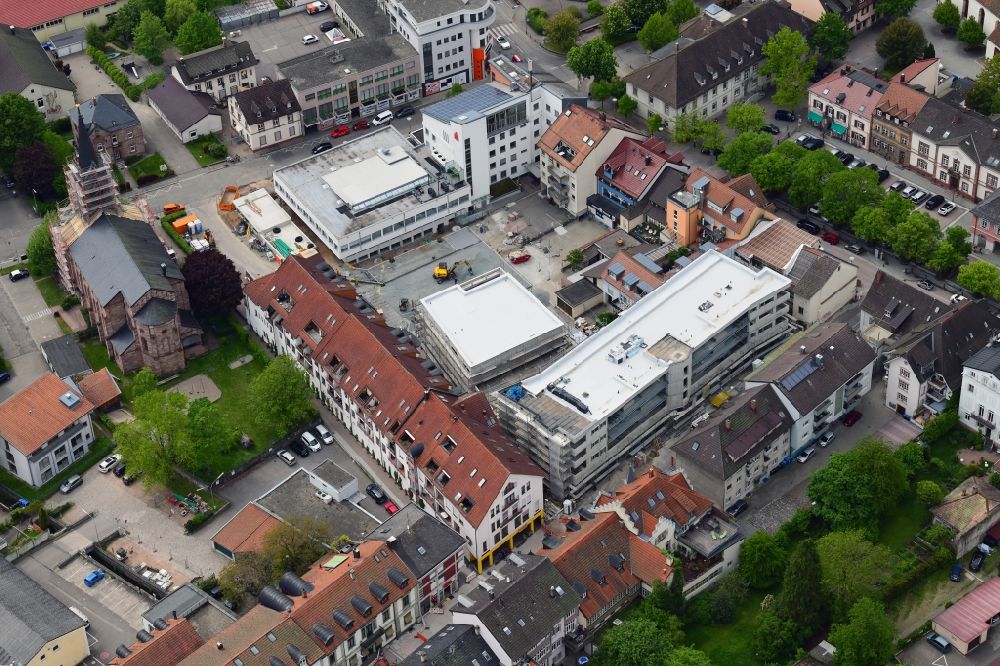Luftaufnahme Schopfheim - Baustellen zum Neubau eines Stadtquartiers Ühlin-Areal mit Wohn- und Gewerbeeinheiten in Schopfheim im Bundesland Baden-Württemberg, Deutschland