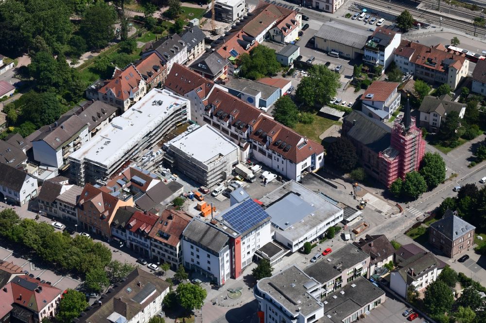 Schopfheim von oben - Baustellen zum Neubau eines Stadtquartiers Ühlin-Areal mit Wohn- und Gewerbeeinheiten in Schopfheim im Bundesland Baden-Württemberg, Deutschland