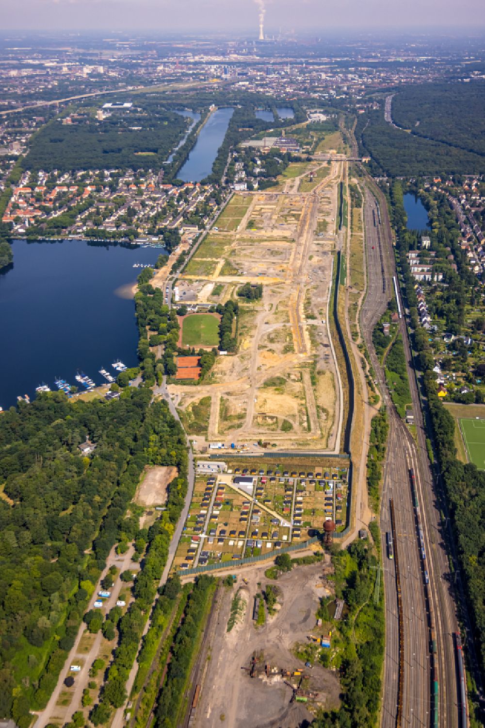 Luftbild Duisburg - Baustellen zum Neubau eines Stadtquartiers 6 Seen Wedau – Wohnen am Wasser in Duisburg im Bundesland Nordrhein-Westfalen, Deutschland