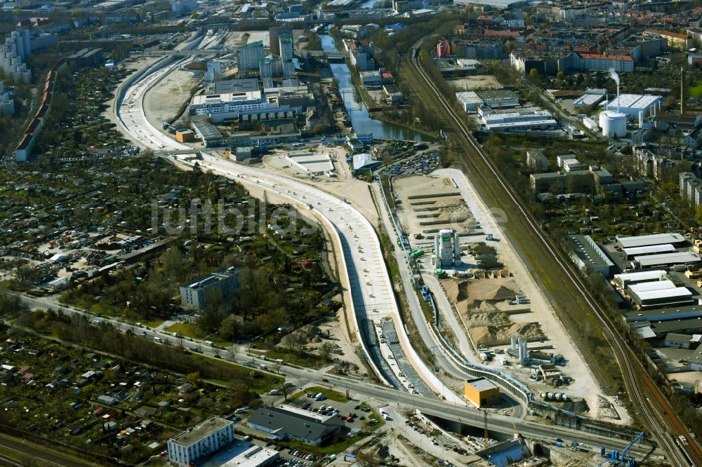 Berlin von oben - Baustellen zum Neubau der Verlängerung der Stadtautobahn A100 in Berlin Treptow