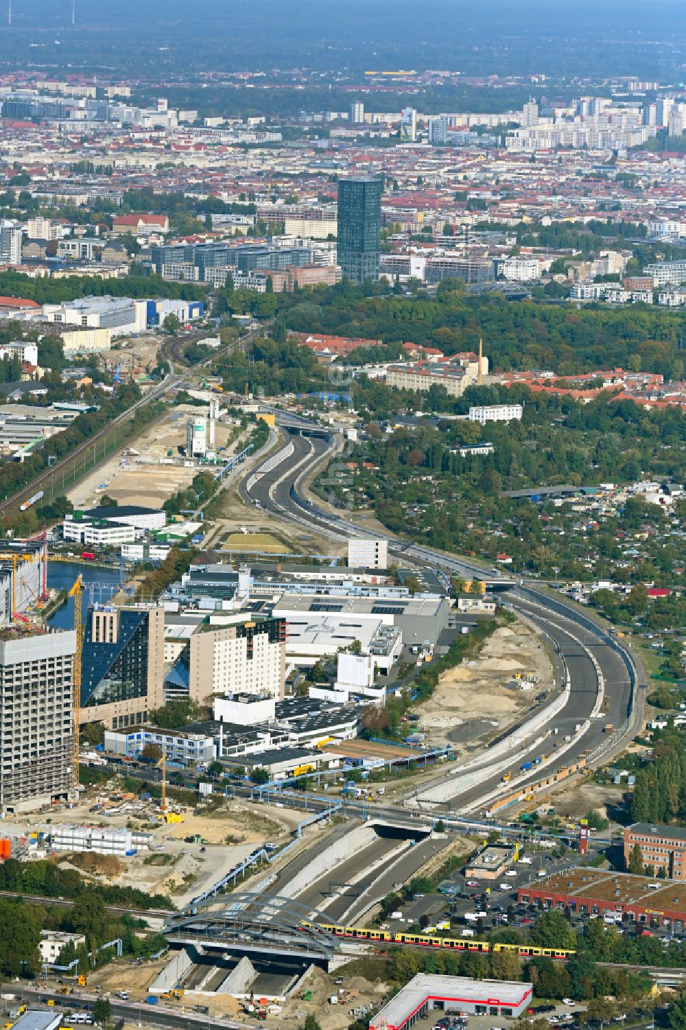 Luftbild Berlin - Baustellen zum Neubau der Verlängerung der Stadtautobahn A100 im Ortsteil Neukölln in Berlin, Deutschland