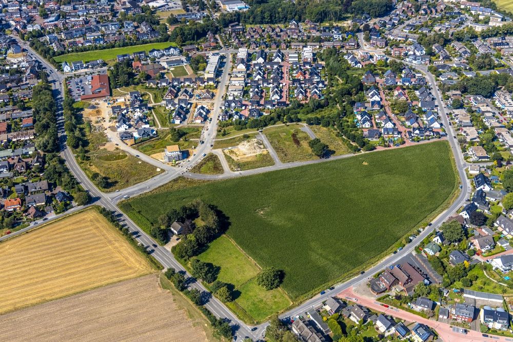 Luftaufnahme Bottrop - Baustellen zum Neubau- Wohngebiet einer Einfamilienhaus- Siedlung in Bottrop im Bundesland Nordrhein-Westfalen