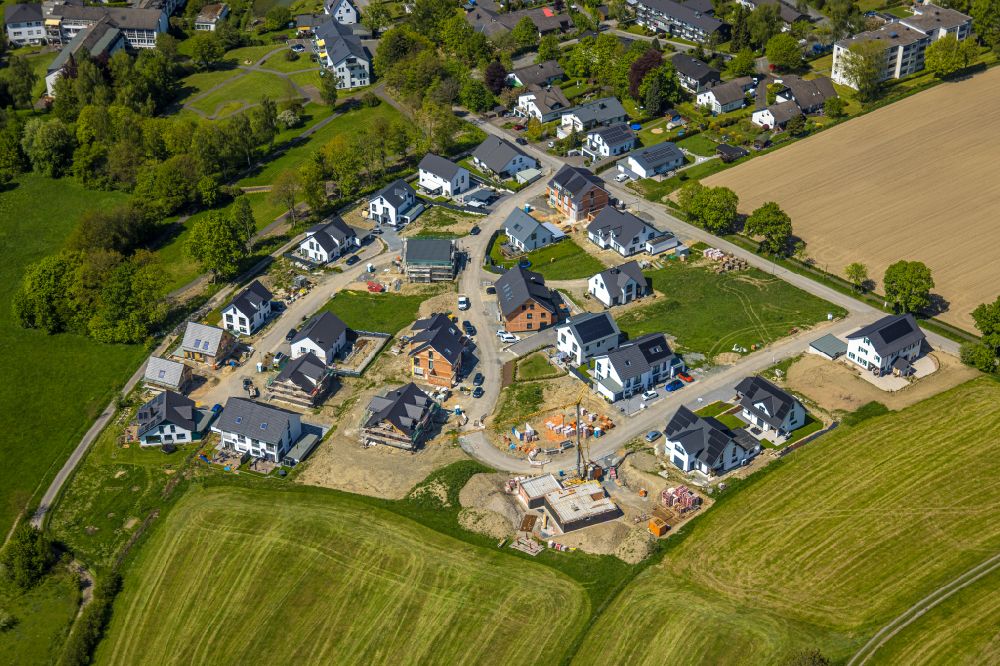 Luftbild Schmallenberg - Baustellen zum Neubau- Wohngebiet einer Einfamilienhaus- Siedlung in Schmallenberg im Bundesland Nordrhein-Westfalen, Deutschland