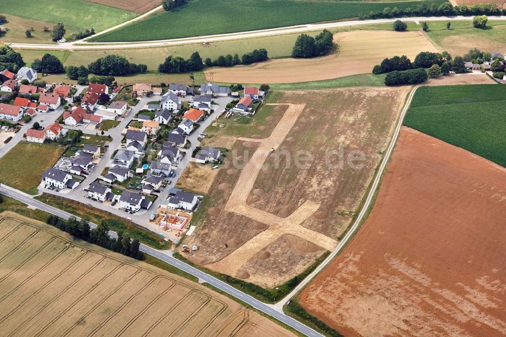 Ergolding von oben - Baustellen zum Neubau- Wohngebiet einer Einfamilienhaus- Siedlung Schreinerfeld III in Ergolding im Bundesland Bayern, Deutschland
