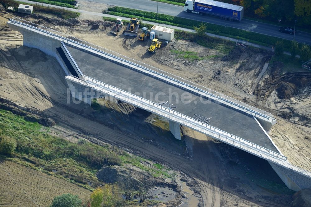 Steinhagen aus der Vogelperspektive: Baustellen zur Erweiterung der Bundesautobahn A33 in Steinhagen in Nordrhein-Westfalen