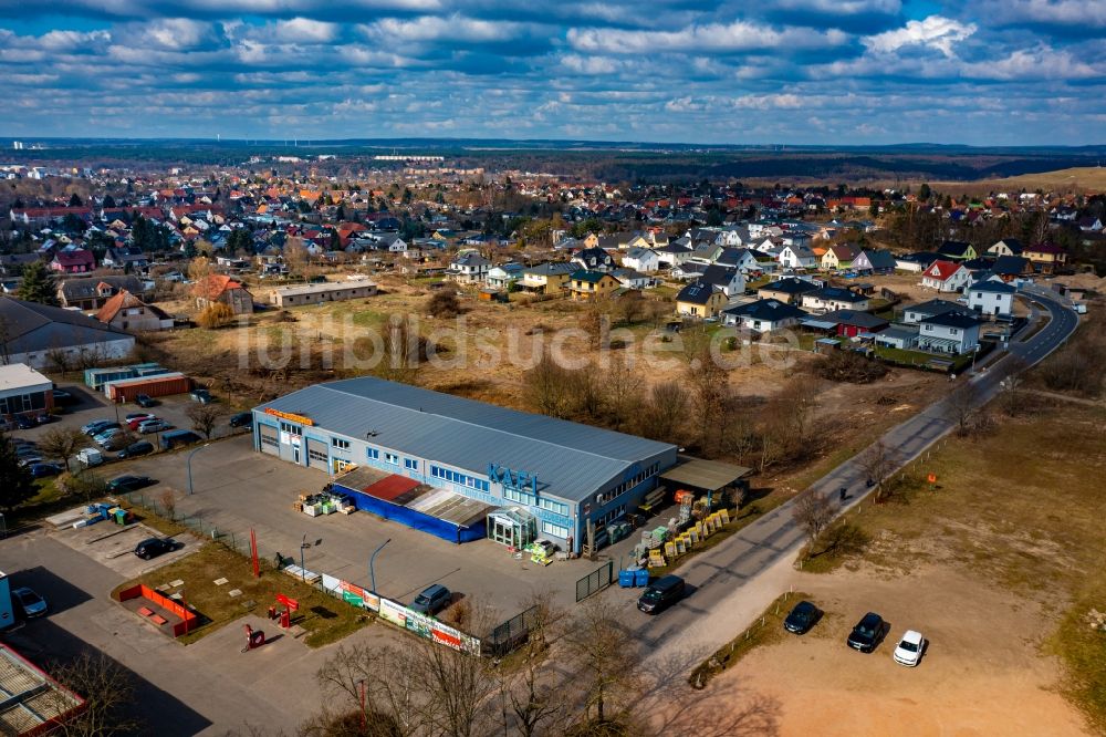 Eberswalde von oben - Baustoffhandel und Logistikzentrum KAFI Hartmut Fieleke GmbH in Eberswalde im Bundesland Brandenburg, Deutschland