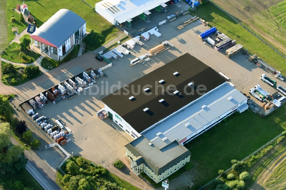 Luftaufnahme Biederitz - Baustoffhandel und Logistikzentrum der Melle Dachbaustoffe GmbH an der Woltersdorfer Straße in Biederitz im Bundesland Sachsen-Anhalt, Deutschland