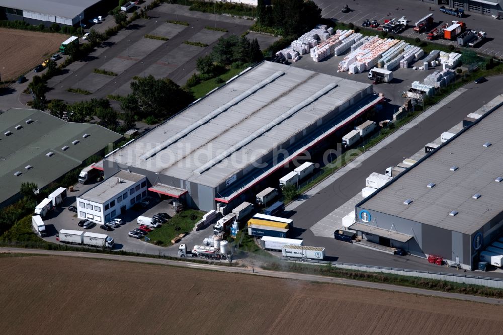Ilsfeld von oben - Baustoffhandel und Logistikzentrum der WeGo Systembaustoffe GmbH Zentrale in der Sälzerstraße in Ilsfeld im Bundesland Baden-Württemberg, Deutschland