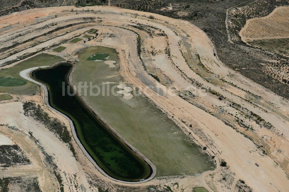 Luftaufnahme Casa Pelada - Baustopp auf erschlossenen Bauland für Ferienimmobilien bei Casa Pelada in der Region Murcia in Spanien