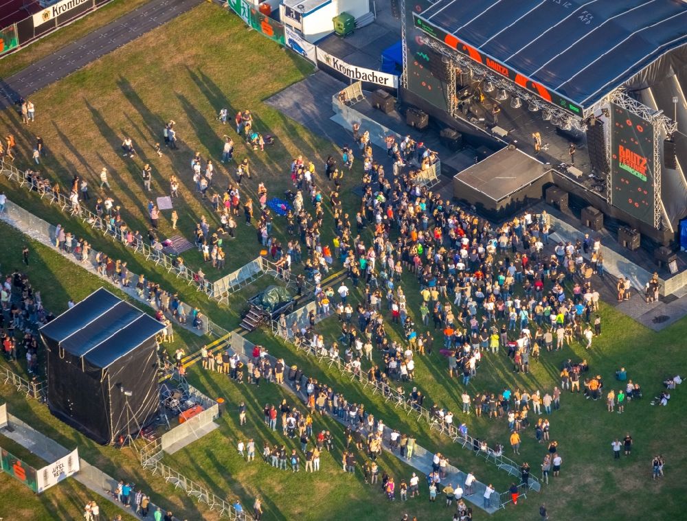Luftbild Lüdenscheid - Bautz Festival auf dem Sportstätten-Gelände des Stadion Nattenberg-Stadion in Lüdenscheid im Bundesland Nordrhein-Westfalen, Deutschland