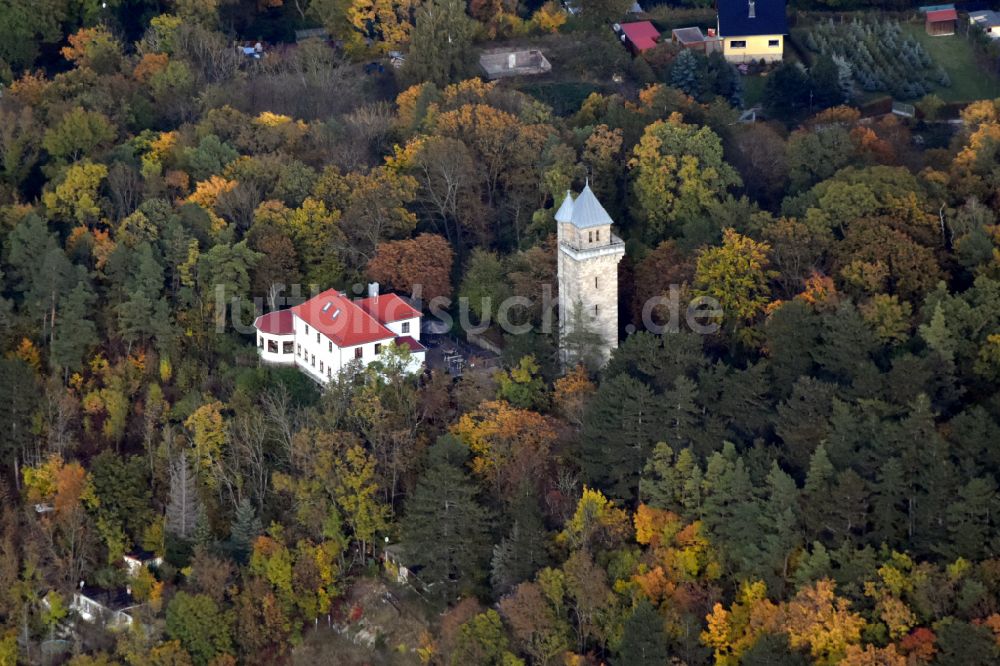 Arnstadt von oben - Bauwerk des Aussichtsturmes Alteburg in Arnstadt im Bundesland Thüringen, Deutschland