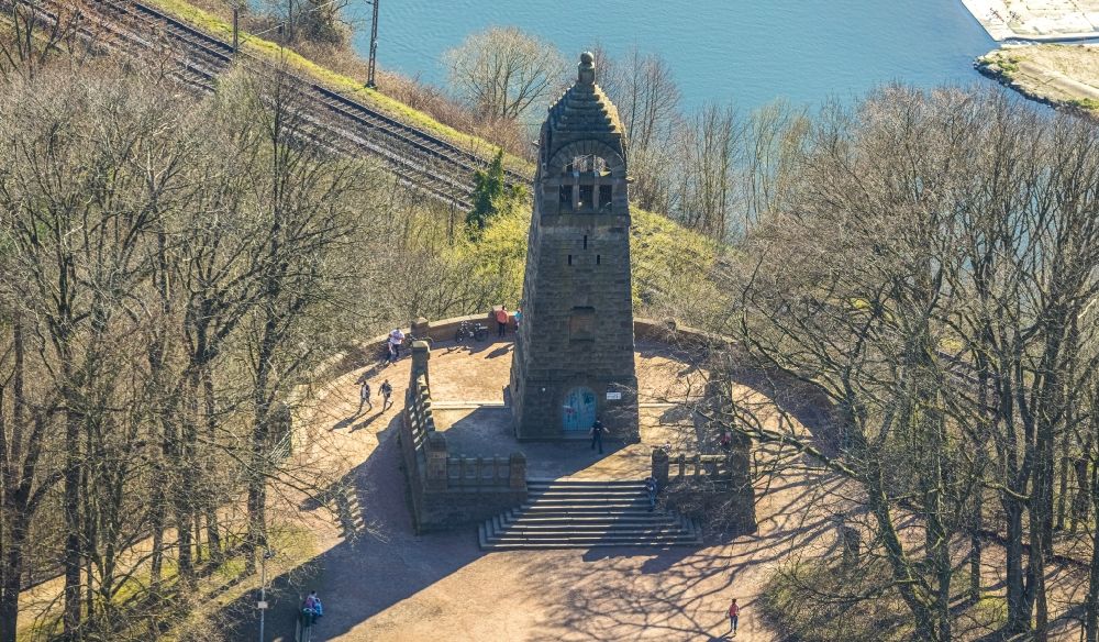Bommern aus der Vogelperspektive: Bauwerk des Aussichtsturmes Berger- Denkmal in Bommern im Bundesland Nordrhein-Westfalen, Deutschland