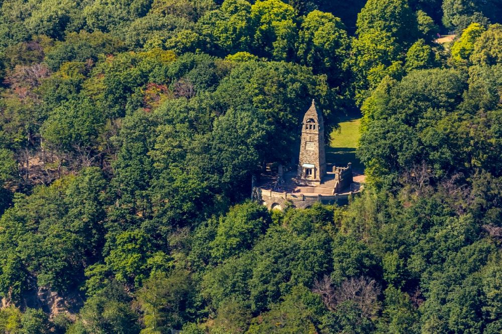 Luftaufnahme Witten - Bauwerk des Aussichtsturmes Berger - Denkmal in Witten im Bundesland Nordrhein-Westfalen, Deutschland