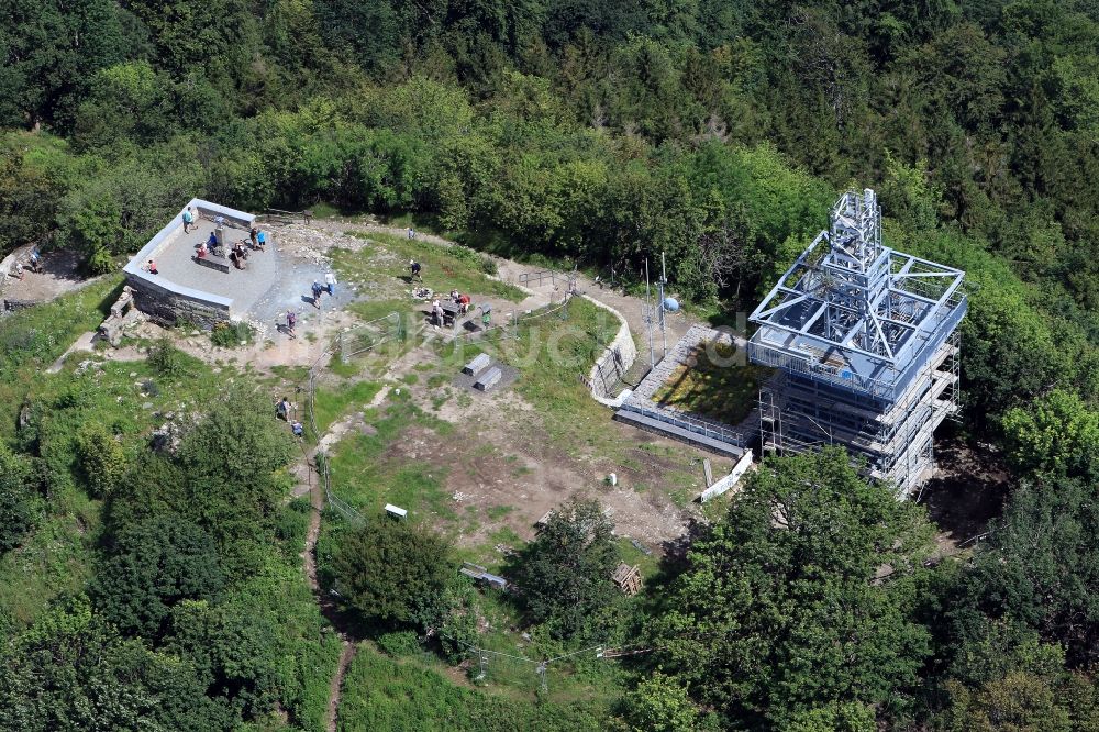 Luftaufnahme Waltersdorf - Bauwerk des Aussichtsturmes auf dem Berggipfel Lausche in Waltersdorf im Bundesland Sachsen, Deutschland