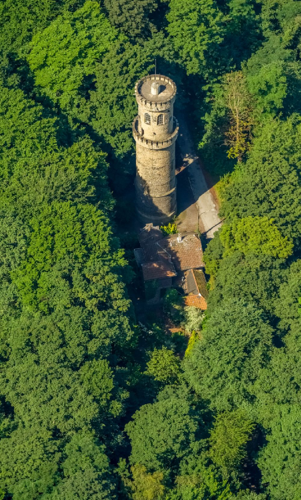Luftaufnahme Witten - Bauwerk des Aussichtsturmes Helenenturm in Witten im Bundesland Nordrhein-Westfalen, Deutschland