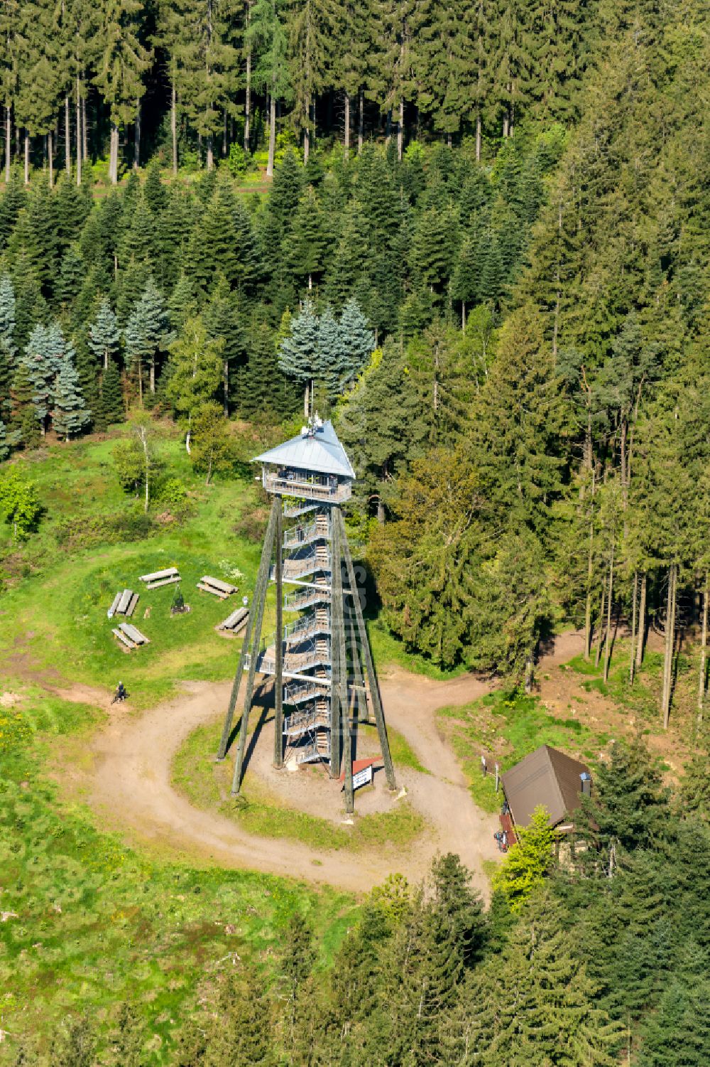 Freiamt von oben - Bauwerk des Aussichtsturmes Hünersedlturm in Freiamt im Bundesland Baden-Württemberg, Deutschland
