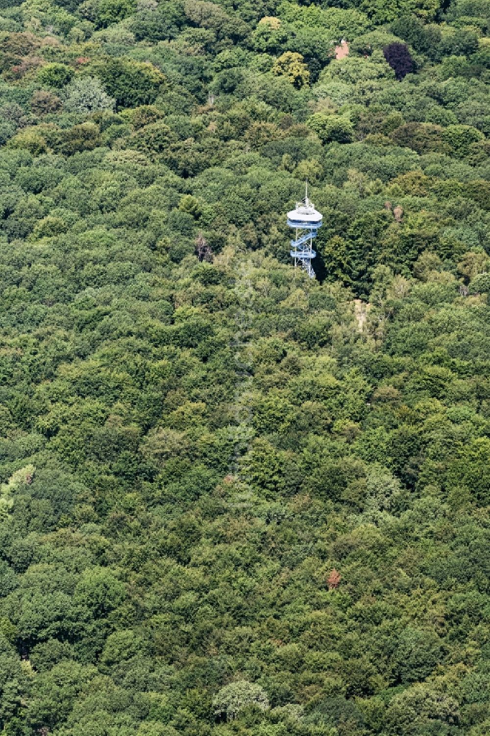 Luftbild Krefeld - Bauwerk des Aussichtsturmes Johannesturm in Krefeld im Bundesland Nordrhein-Westfalen, Deutschland
