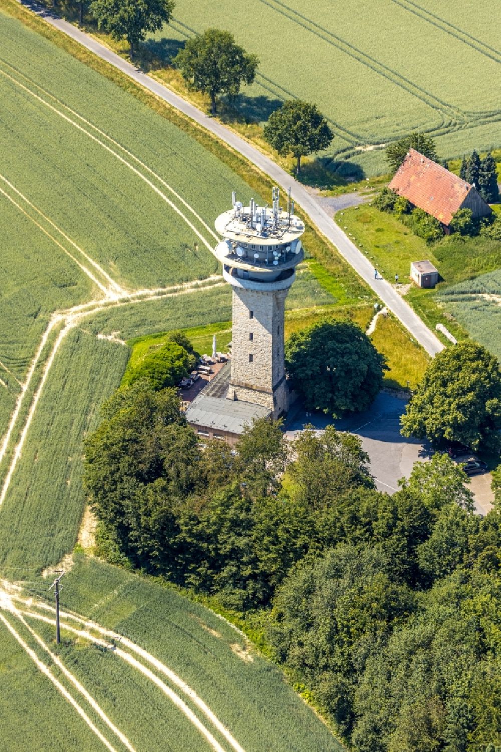 Luftaufnahme Nottuln - Bauwerk des Aussichtsturmes des Longinusturm am Baumberg im Ortsteil Baumberg in Nottuln im Bundesland Nordrhein-Westfalen, Deutschland