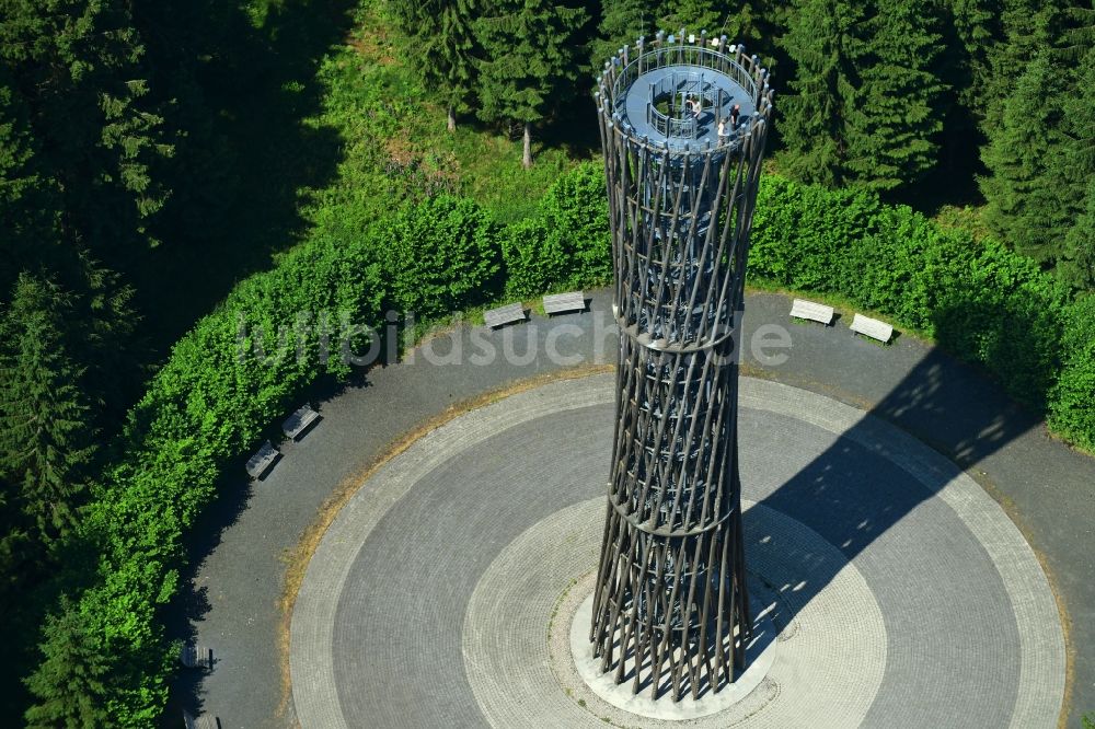Meschede von oben - Bauwerk des Aussichtsturmes Lörmecke-Turm am Plackweg in Meschede im Bundesland Nordrhein-Westfalen, Deutschland