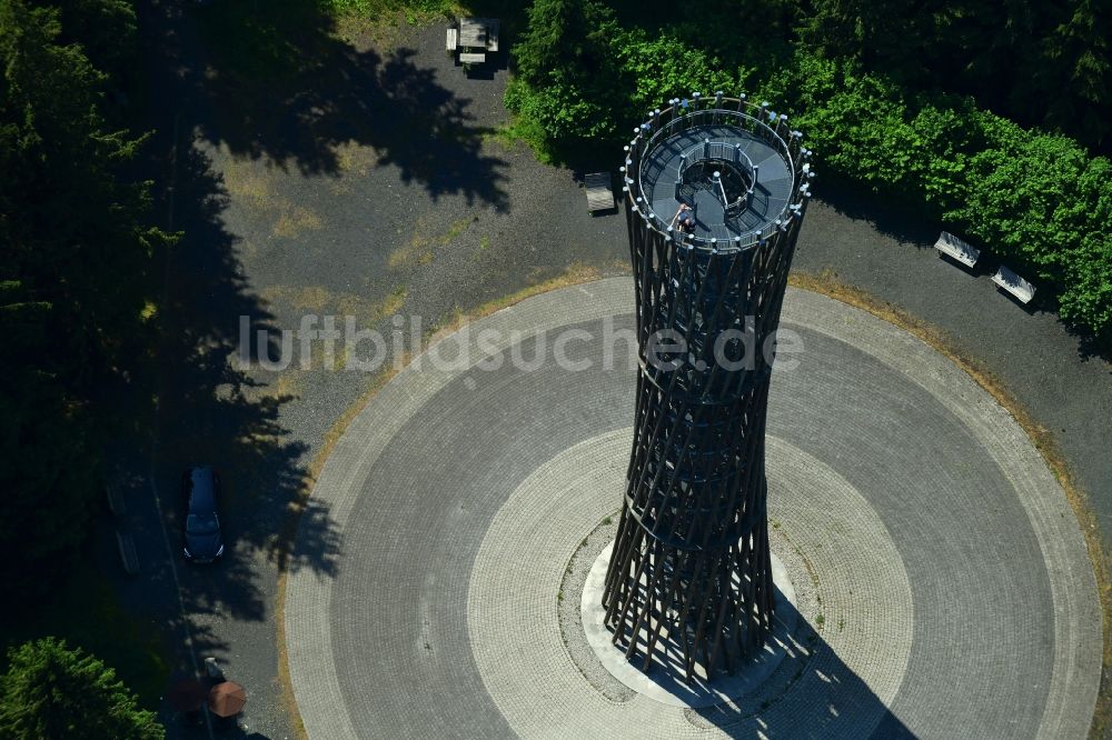 Meschede aus der Vogelperspektive: Bauwerk des Aussichtsturmes Lörmecke-Turm am Plackweg in Meschede im Bundesland Nordrhein-Westfalen, Deutschland