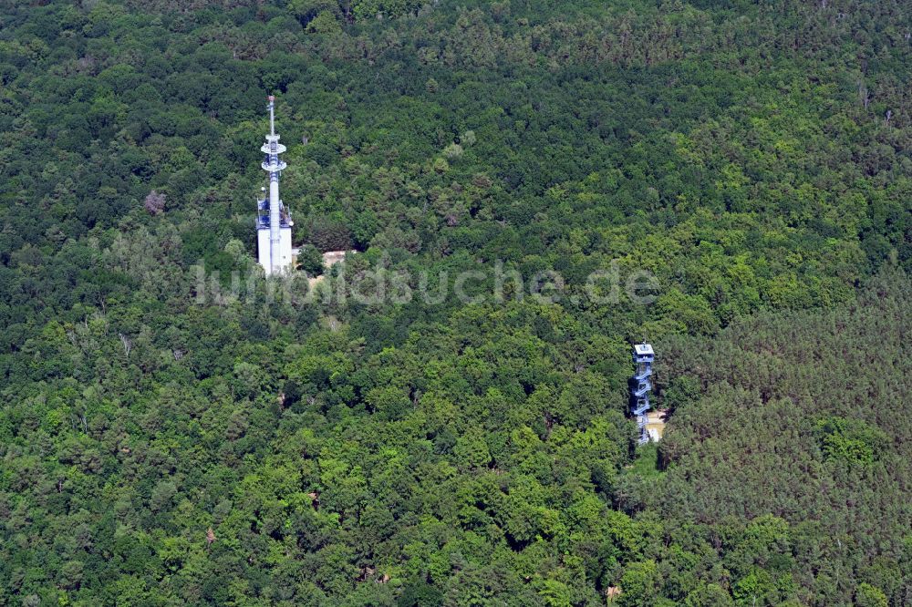 Luftaufnahme Rauen - Bauwerk des Aussichtsturmes Rauener Berge in Rauen im Bundesland Brandenburg, Deutschland