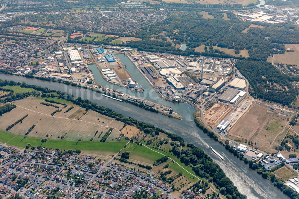 Luftbild Aschaffenburg - Bayernhafen mit Firmen am Ufer des Flußverlaufes des Main in Aschaffenburg